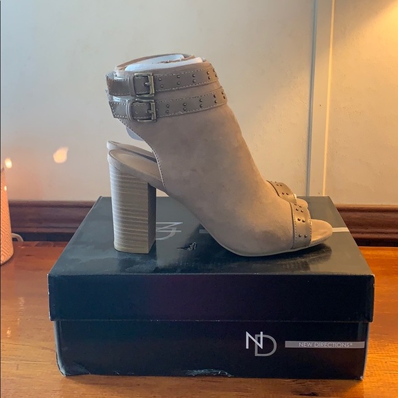 Shoes - Picture 2 of 3